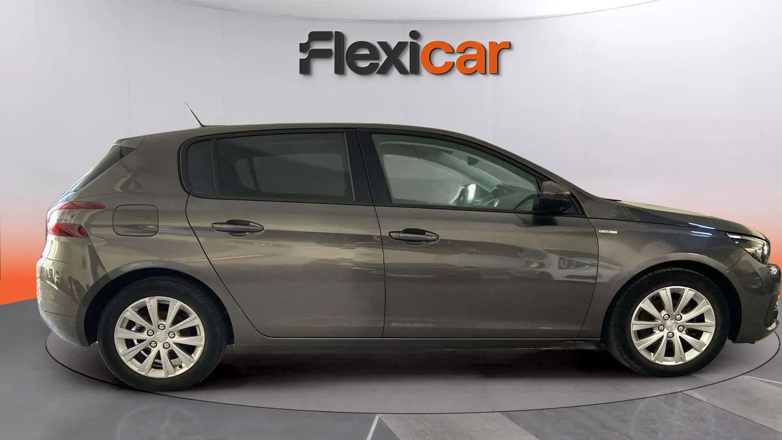 https://cdn-flexicar.caraffinity.it/public_appraisal_images_pro/images/stock/183156/ae89LOSBKK__WhatsApp Image 2025-10-14 at 16.12.57 (1).jpg